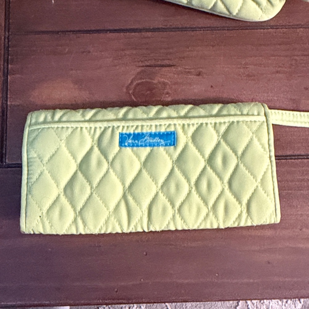 Vera Bradley Quilted Lime Green Shoulder Bag and Wallet - Picture 9 of 11